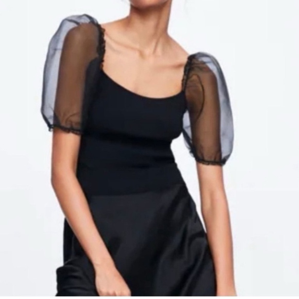 Zara Knit Puffy Sleeve Square Neckline Crop Top In S